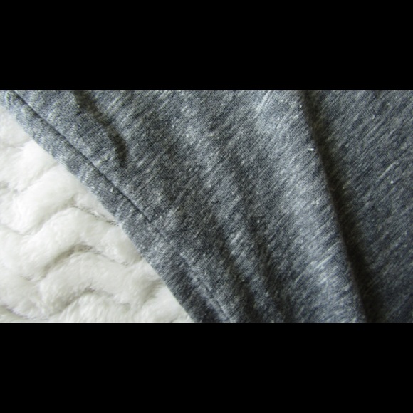 Forever 21 Super Soft Tee And Cute - Picture 3 of 4